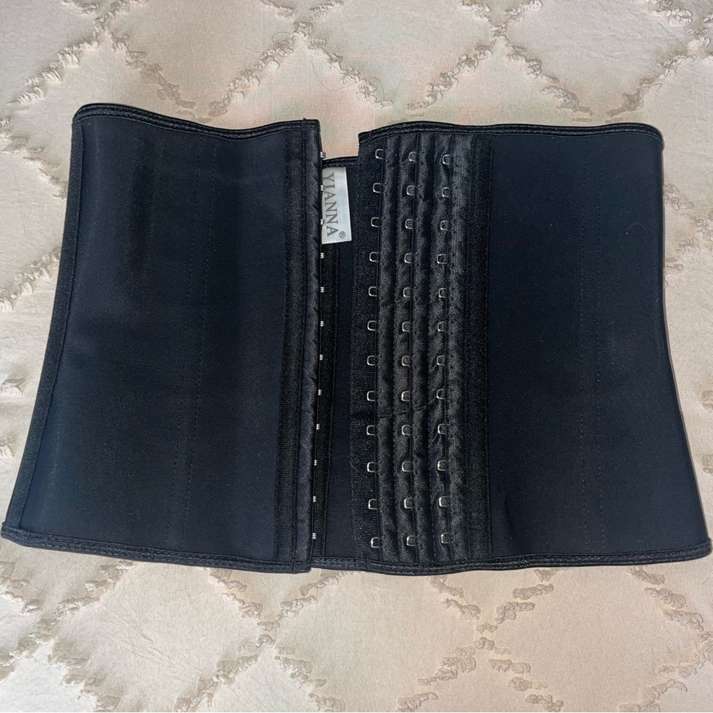 Waist trainer